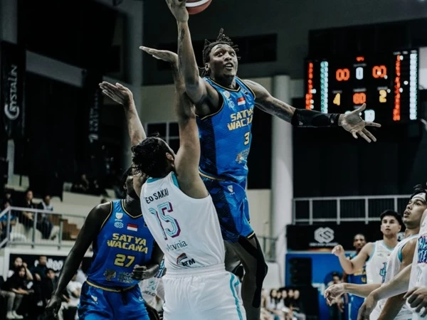 Berita Basket IBL: Satya Wacana Salatiga hentikan tujuh kekalahan beruntun. Hasil itu setelah mengalahkan Bali United Basketball 83-65 di GOR Basket UNDIP, Semarang, Jumat malam