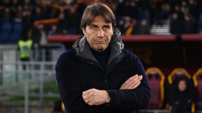 Conte Isyaratkan Bisa Tinggalkan Napoli