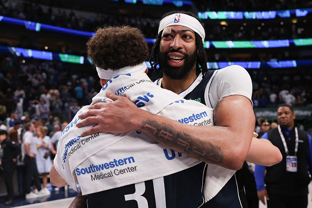 Anthony Davis & Klay Thompson Terima Nasib Jadi Pemain Mavericks