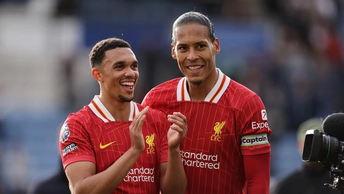 Van Dijk: Tak Usah Bandingkan Situasiku dan Salah dengan Trent
