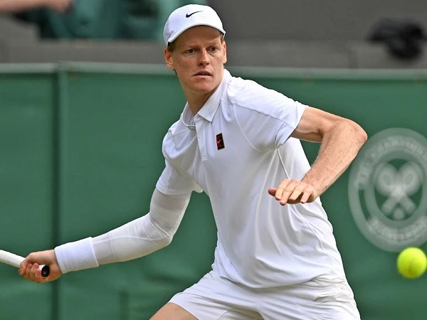 Meski Cedera, Jannik Sinner Tetap Bermain, Hanya Tak Yakin Dengan Hal Ini