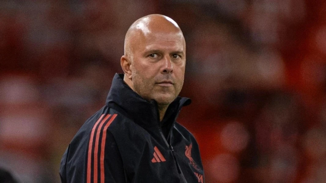 Arne Slot Tak Bisa Pastikan Kapan Alisson Comeback