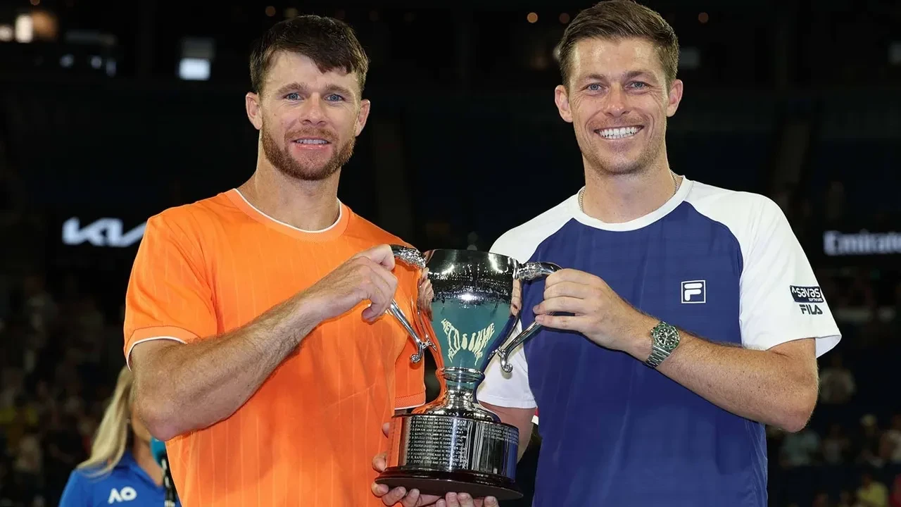 Australian Open 2026: Neal Skupski Dan Christian Harrison Amankan Trofi