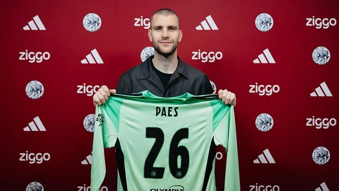 Resmi! Maarten Paes Gabung Ajax Amsterdam